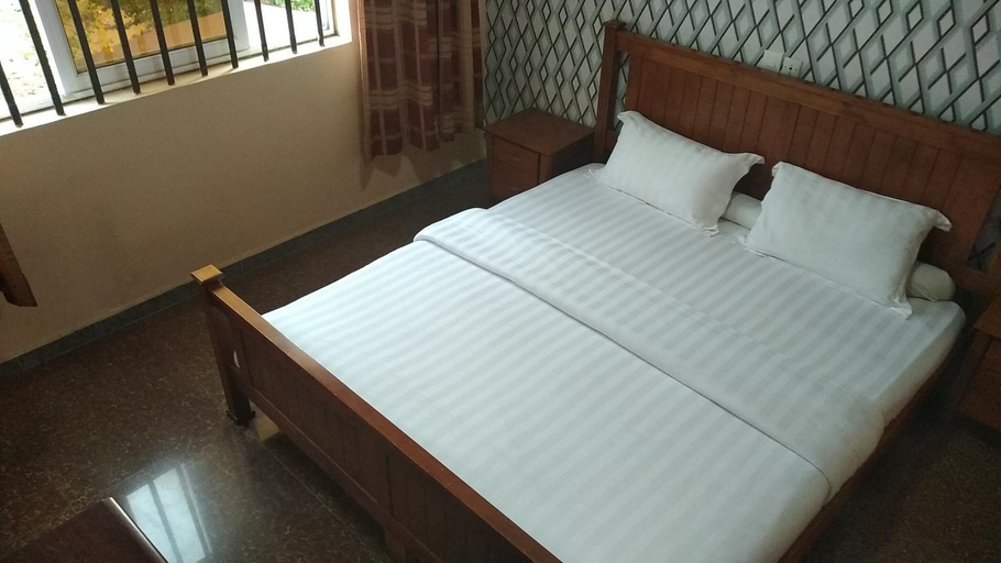 Others 4, Hotel Saint-Jean, Cotonou