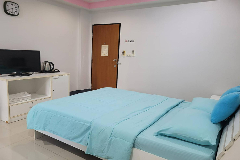 Bedroom 12