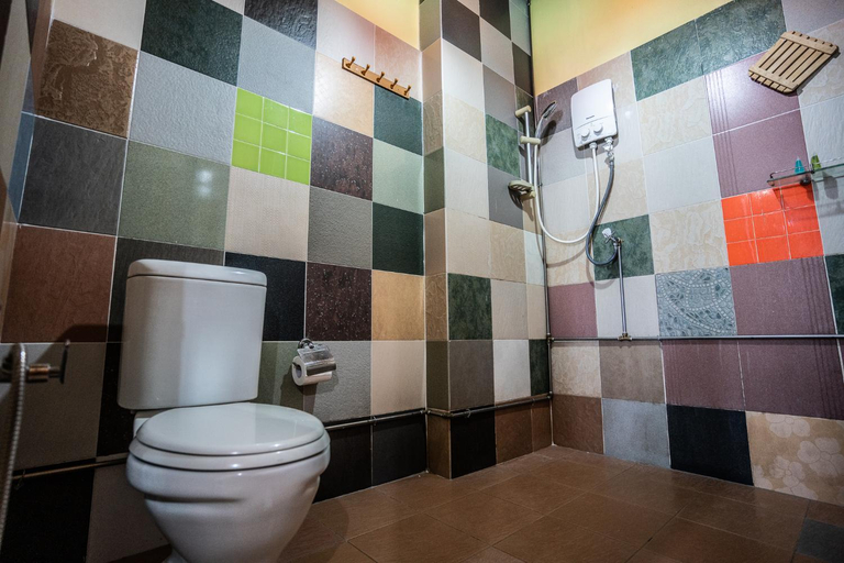 Bathroom 28