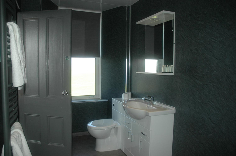 Bathroom 3, Maryfield House Hotel, Shetland Islands