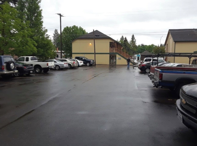 Public Area, Coeur D'Alene Budget Saver, Kootenai