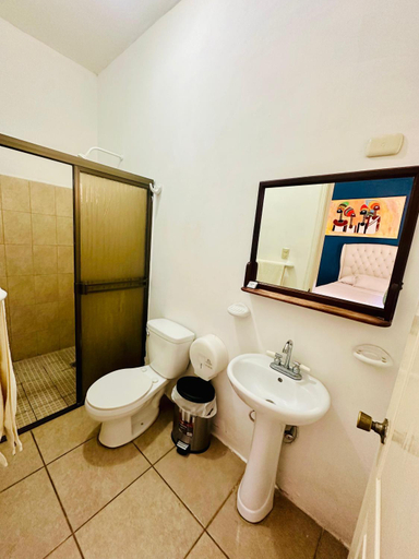 Bathroom, Los Vados Hotel, Managua