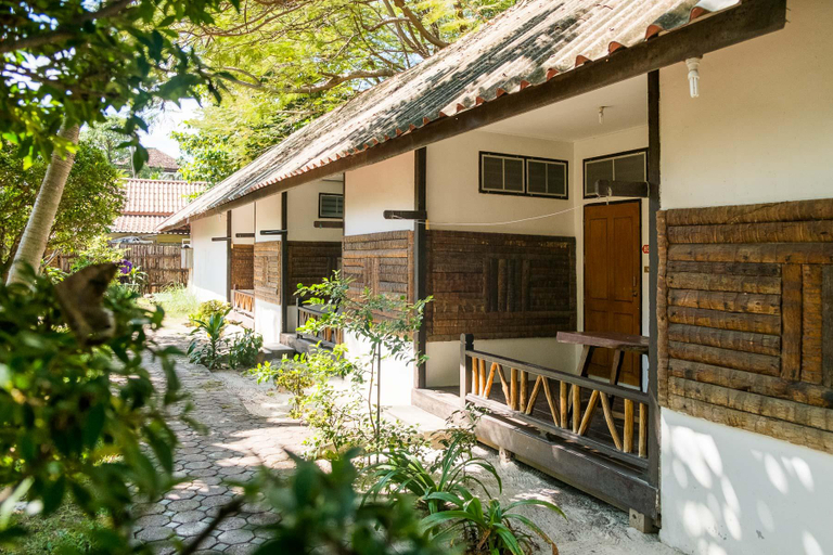 Exterior 5