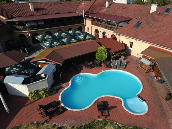 Exterior & Views 1, Hotel Aldo, Olomouc