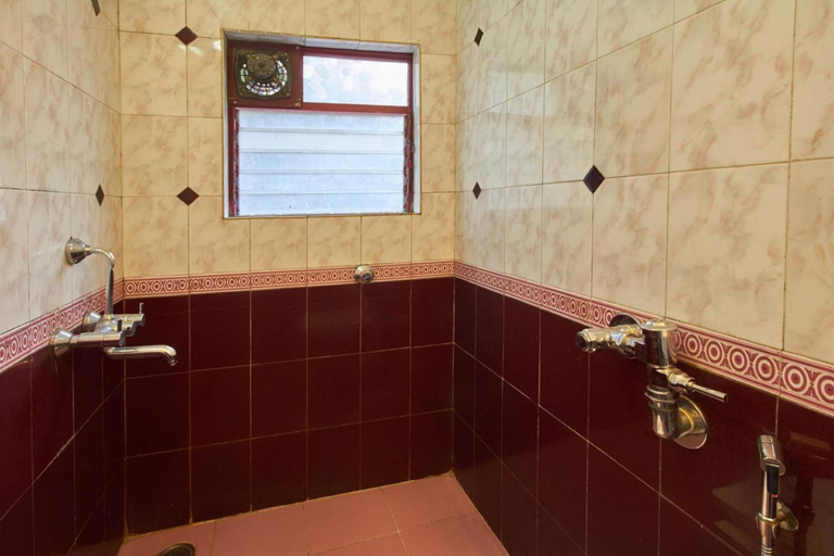 Bathroom 4, Hotel Swan Inn, Pune