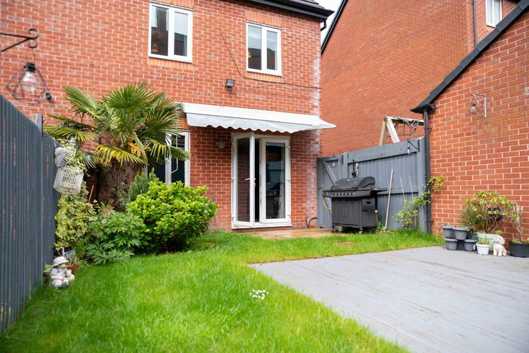 4, Ideal Lodgings In Openshaw, Tameside