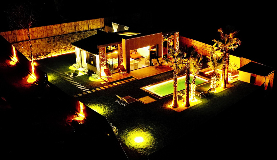 Front of property 3, Sapanca Sunset Villas, Sapanca