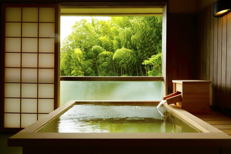着物で彩られた畳敷きの宿 楽山やすだ, Izunokuni