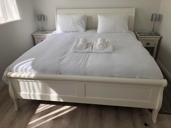 Others 5, Railway Avenue Rooms