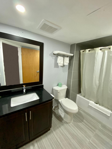 Bathroom, Kenora Motel, Essex