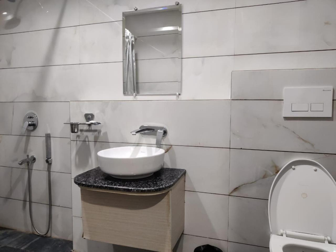 Bathroom 4, Hotel Hamilton, Sahibzada Ajit Singh Nagar