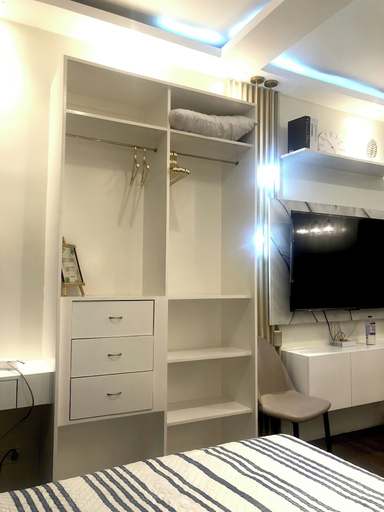 Bedroom 4, Luxurious White & Gold Haven in Makati, Makati City