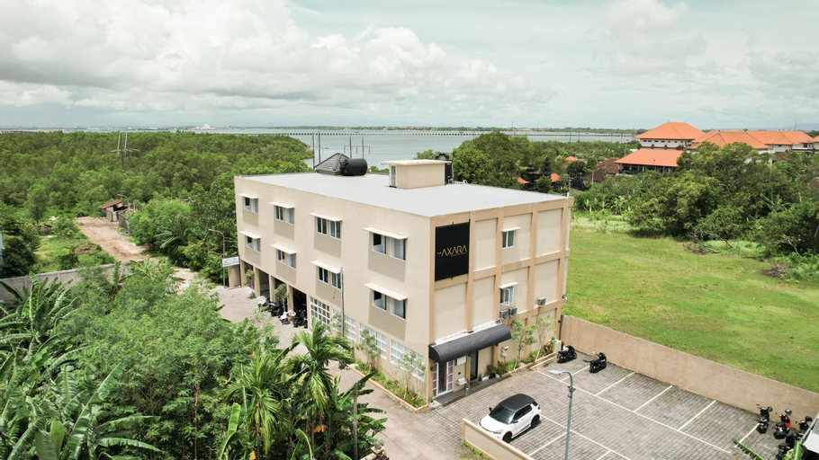 Exterior 12