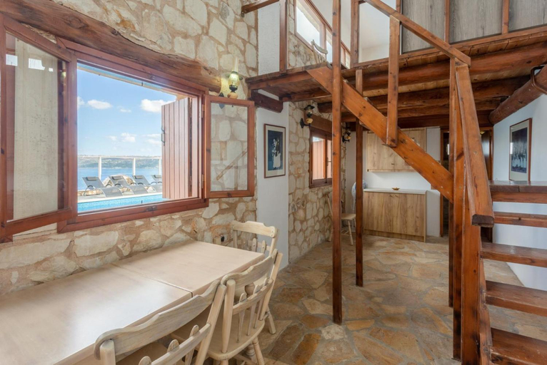 Others 5, Souda Bay View, Crete