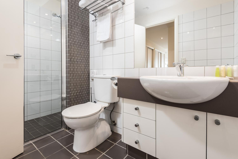 Bathroom 7