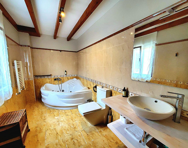 Bathroom, La Panera, Cantabria