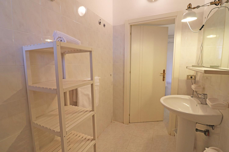Bathroom 3, Casa Nero Davola Residence Torre Santo Stefano in Otranto, Lecce