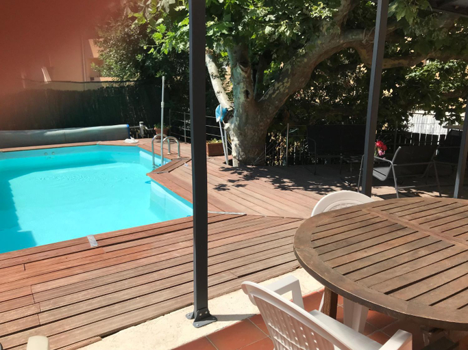 Others 2, Chambre climatisee avec sdb privee dans une villa avec piscine ouverte d'avril a mi octobre, Bouches-du-Rhône
