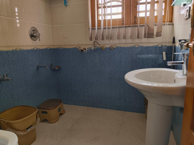 Bathroom, Bashaw Residency , Srinagar