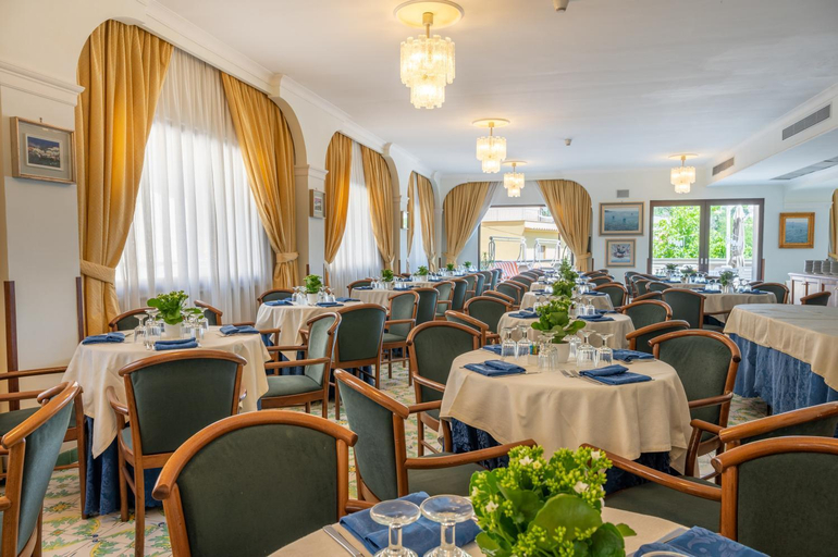 Food & Drinks 3, Hotel Montana, Napoli