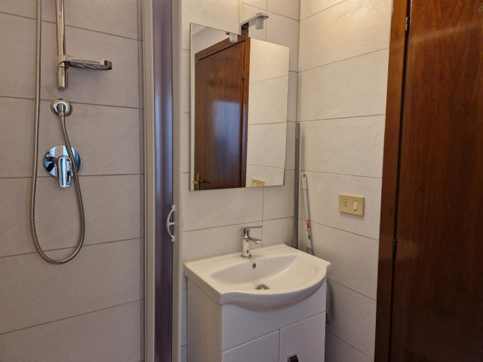 Bedroom 3, Vico 2 monolocale, Savona