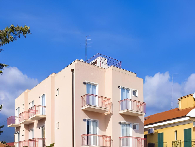 Others 3, Residence Il Monello, Savona