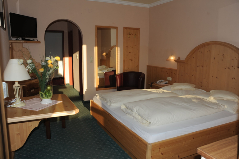 Bedroom 3, Sporthotel Klausen, Kitzbühel
