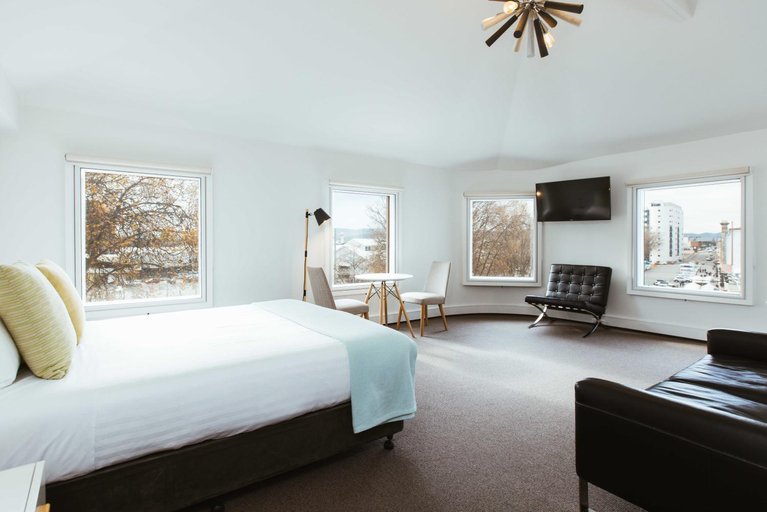 Bedroom 12