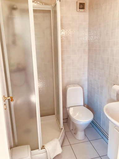 Bathroom 3, Guesthouse Arny, Vestmannaeyjar