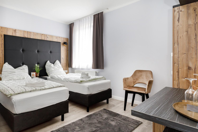 Others 2, D & D Weserpension, Nienburg (Weser)