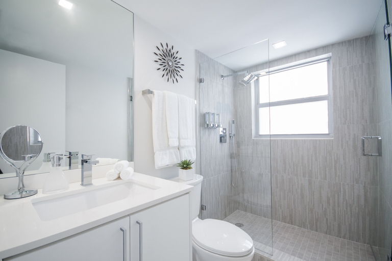 Bathroom, The Elmar Boutique Hotel, Broward
