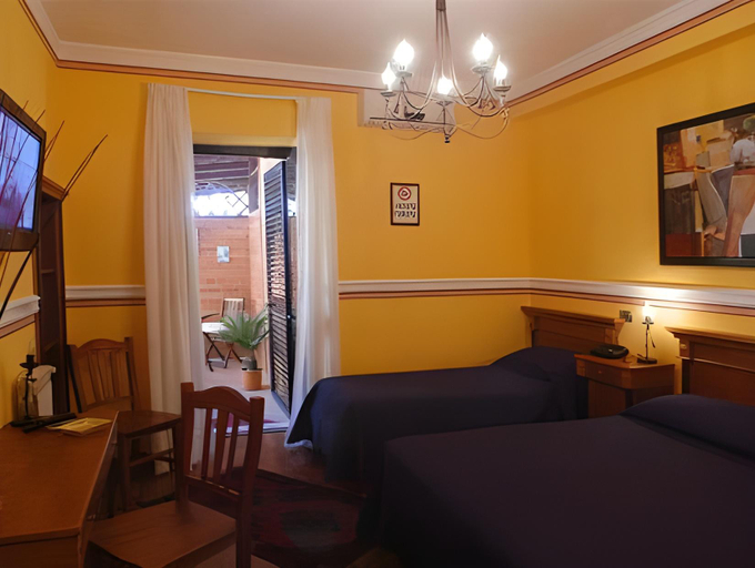 Bedroom, Hotel Amadeus, Caserta