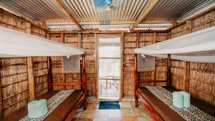 Bedroom 2, Mama Washindi Lodge, Nwoya