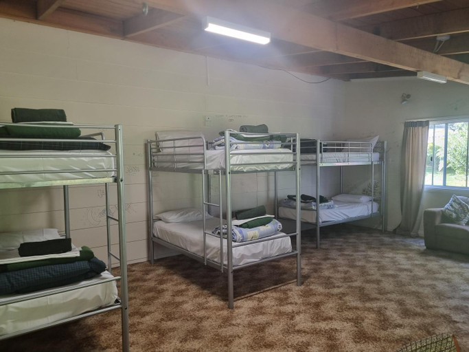 2, Strahan Backpackers, West Coast