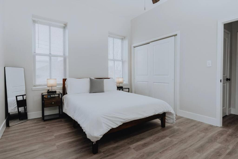 Bedroom 2, Luxe 2BR Oasis Patio & Laundry Soulard, Saint Louis