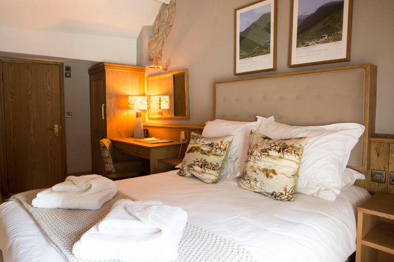 Bedroom 2, The Queen's Head Hotel, Cumbria