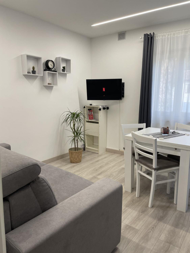 Others 3, Bnb apartment Ferrara, Udine