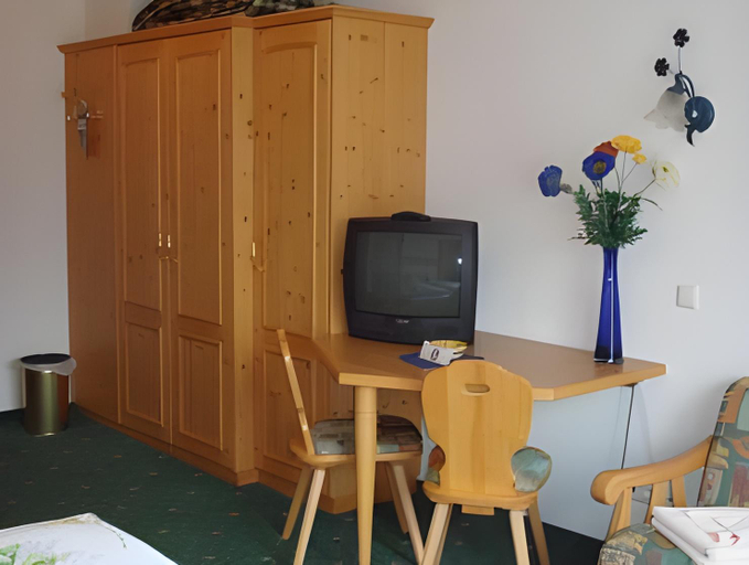 Bedroom 3, Hotel Thaneller Stadl Brau, Reutte
