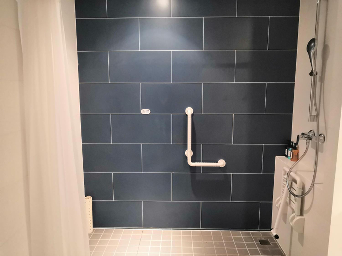 Bathroom 4, Holiday Inn Express Pinghu Economic Development Zo By IHG, Jiaxing