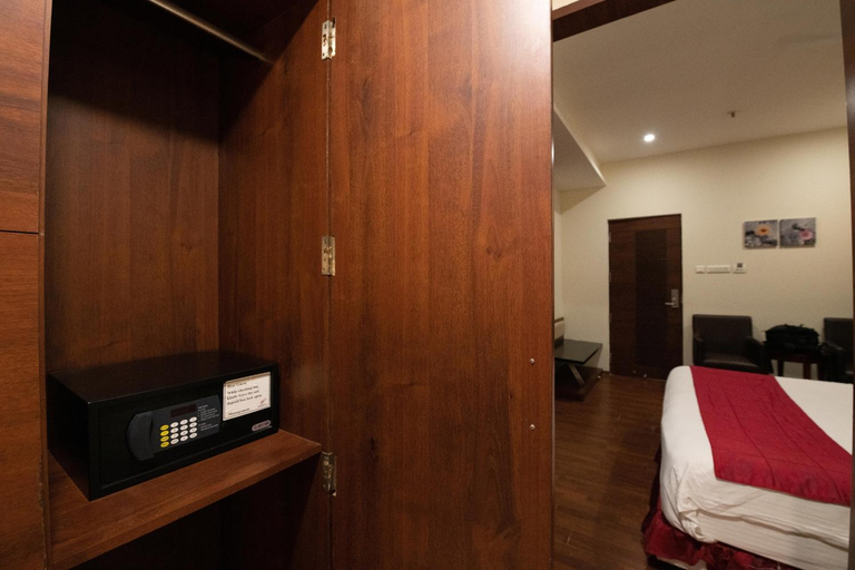 Bedroom 2, Hotel High Point, Tiruchirappalli