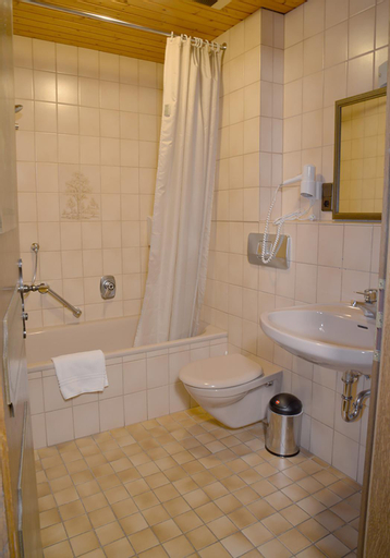 Bedroom 3, Hotelgasthof Schmucker, Odenwaldkreis
