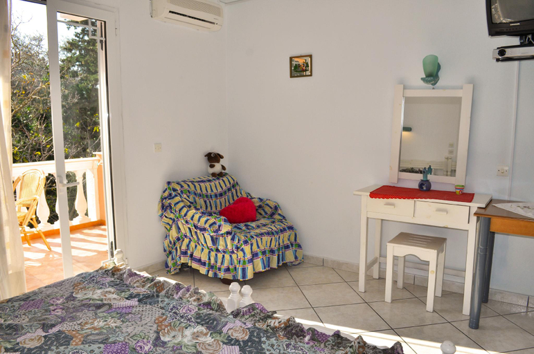 Bedroom 2, Holiday House Letta in a very quiet location - Agios Gordios Beach, Ionian Islands
