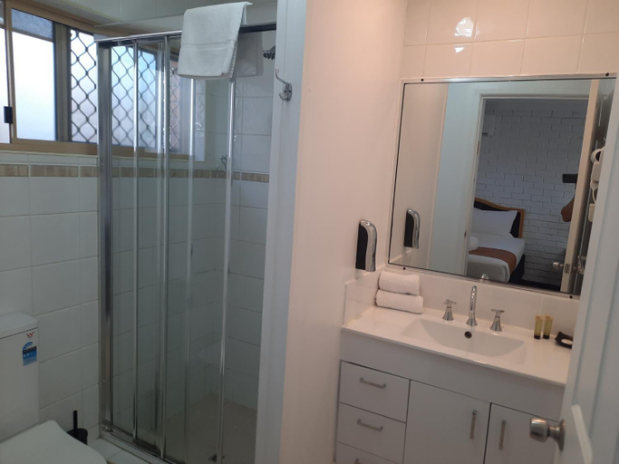 Bathroom 4