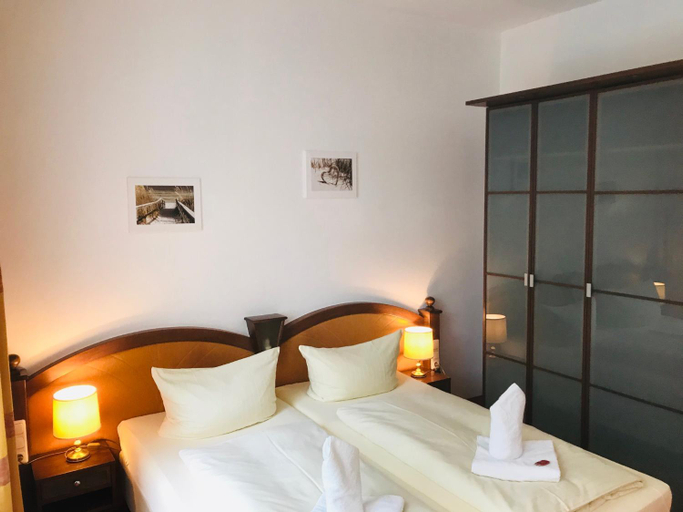 Bedroom 3, Gastehaus Kaiserhof Lubeck, Lübeck