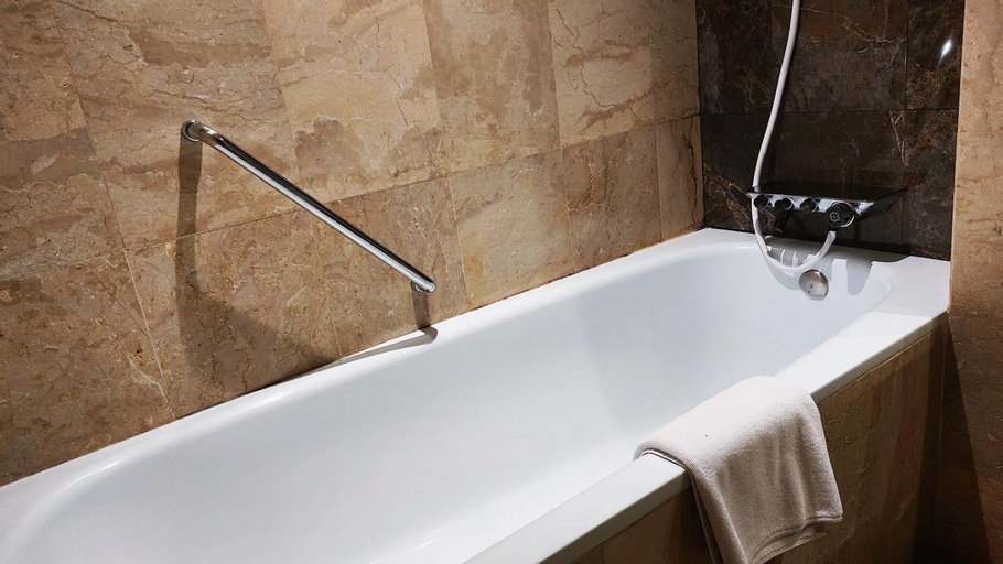 Bathroom 8