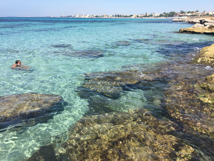 Others 4, Villa rosa fronte mare, Trapani