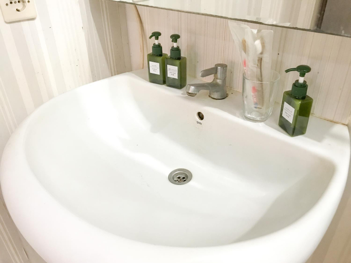 Bathroom 8