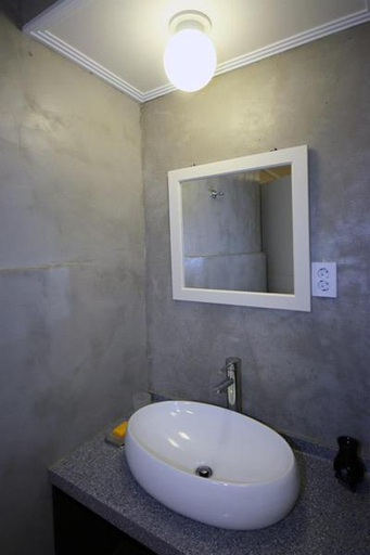 Bathroom 5, Crib 49 Guesthouse Seoul - foreigner only, Jung