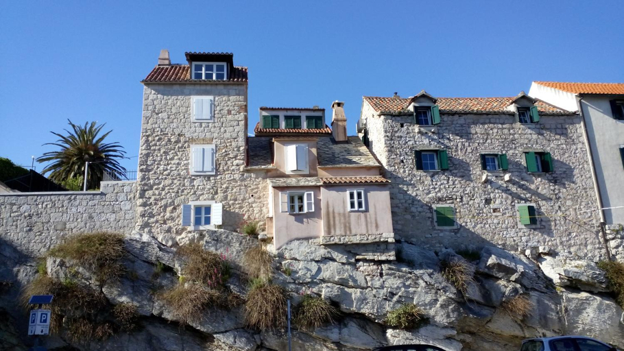 Others 5, Little Palmina, Split