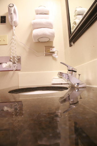 Bathroom 4, Widus Inn, Division No. 8